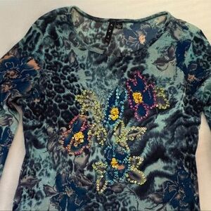 BEAUTIFUL AZI BLUE TEAL GOLD PINK YELLOW CLASSICALLY SEQUINED BLOUSE SIZE LARGE